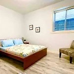 New !!! Entire Suite With Unbeatable Price !!! Near Airport !!!
