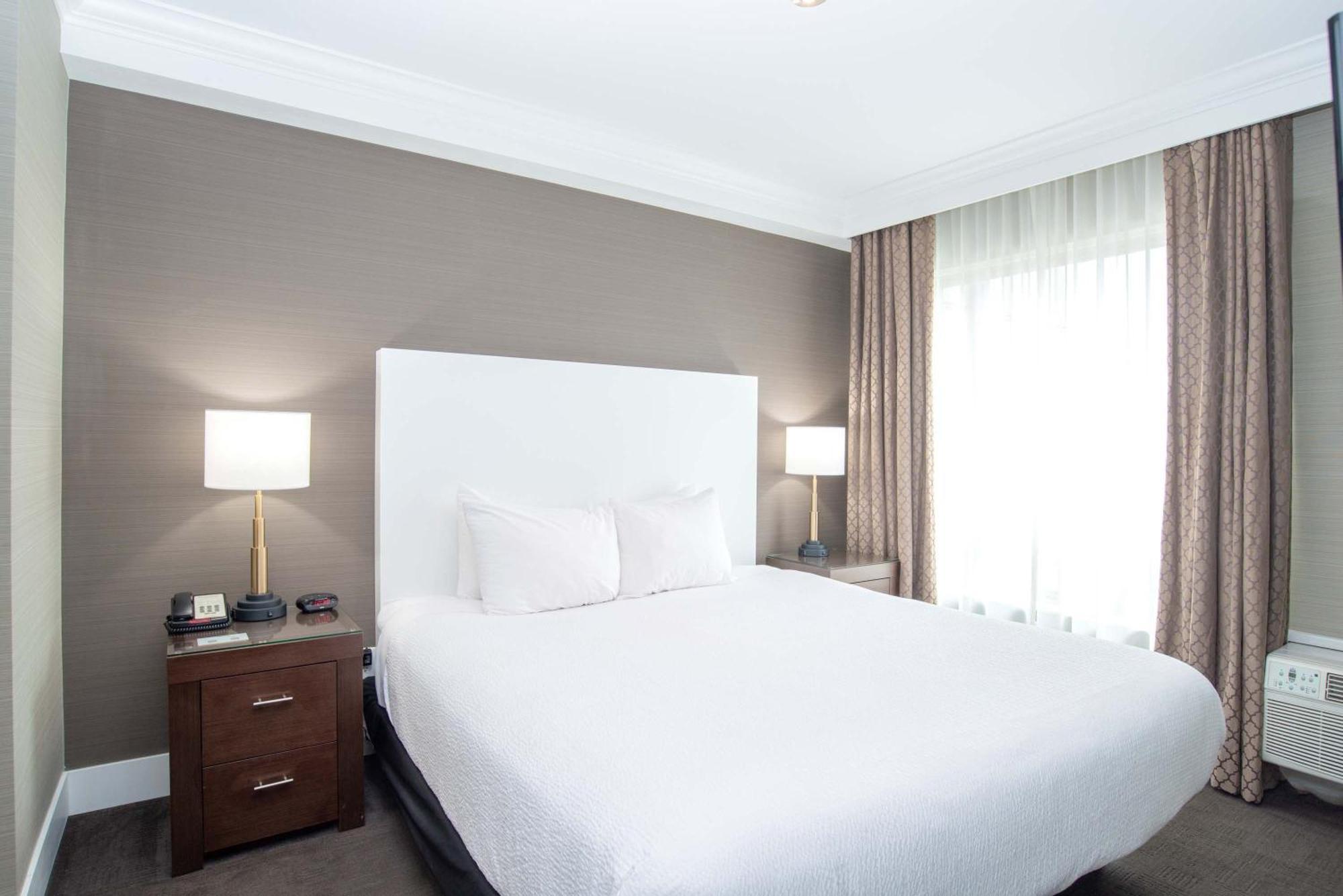 Sandman Airport Hotel