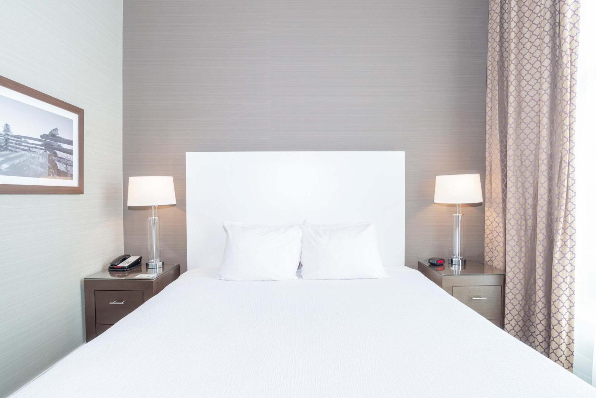 Sandman Airport Hotel 3*