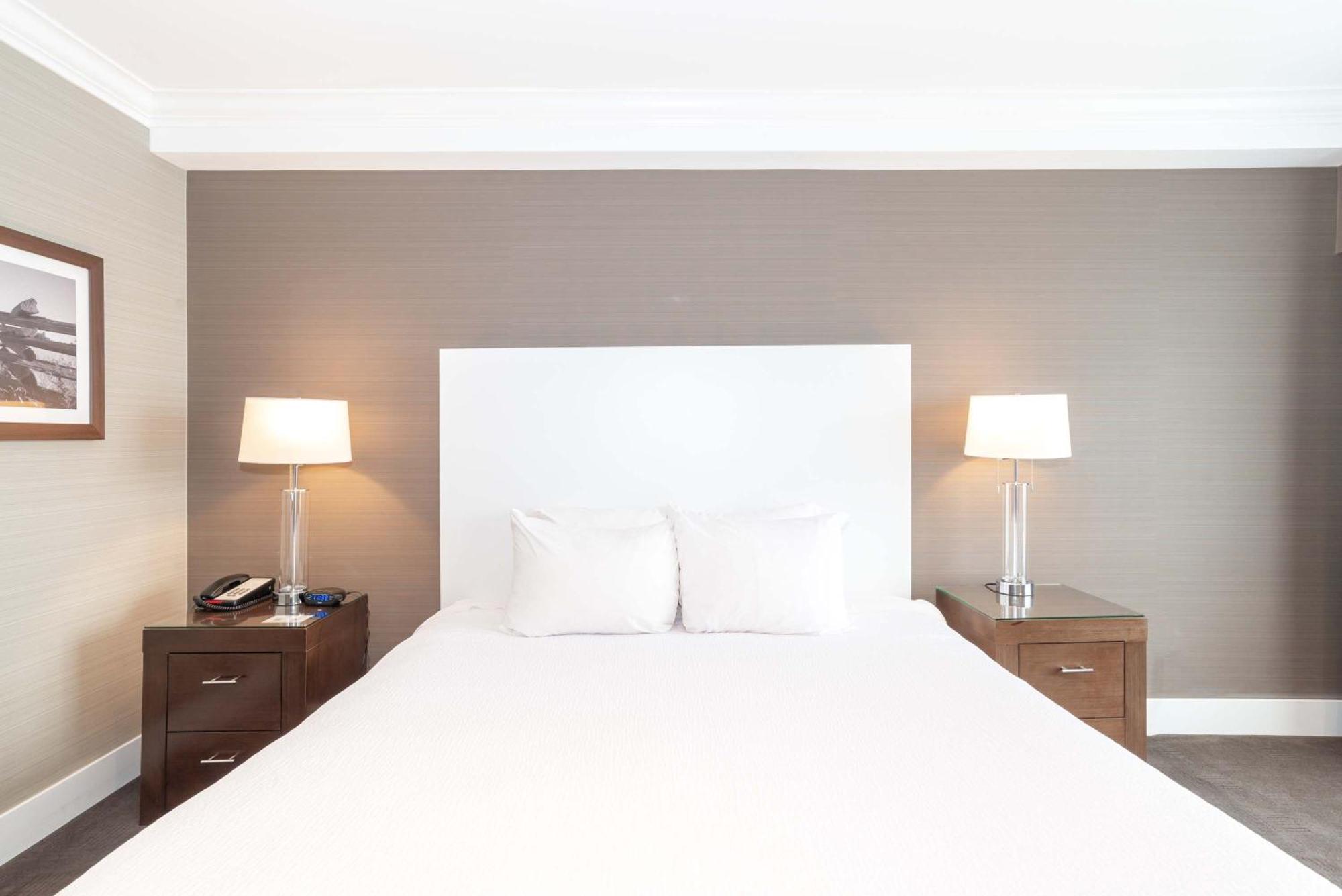 Sandman Airport Hotel 3*