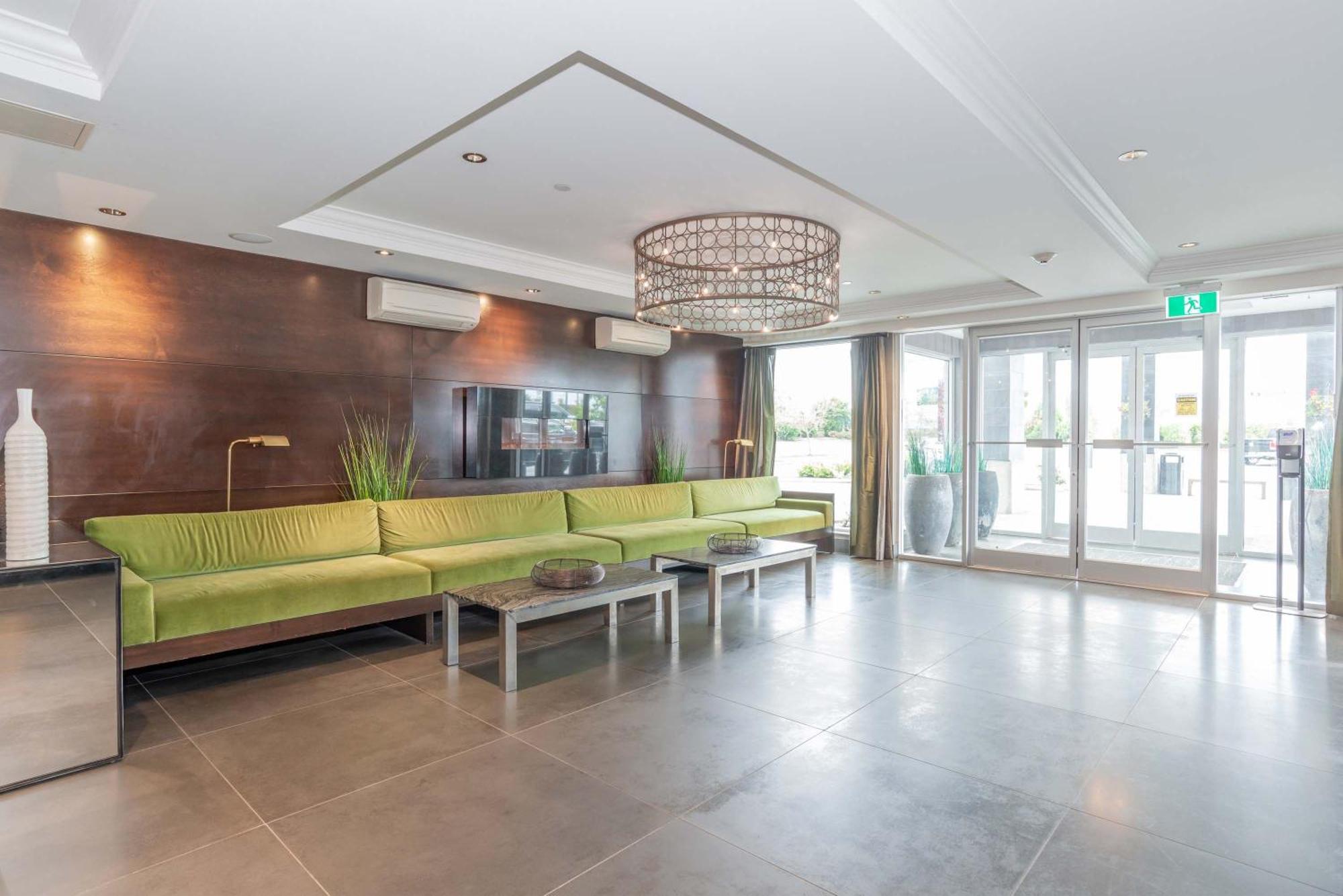Sandman Airport Hotel 3*