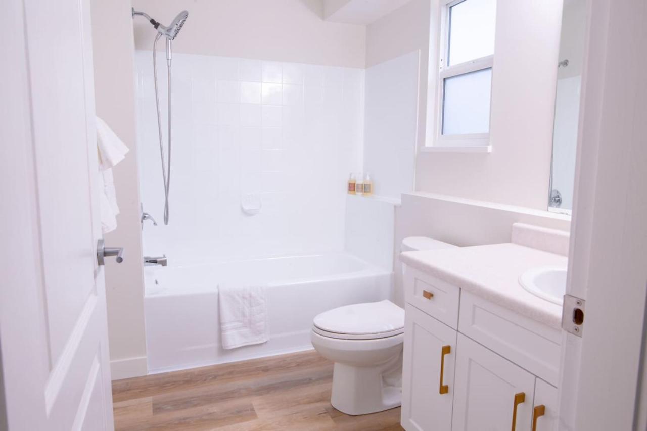 The Vida 1 Bed Pet-friendly * Abbotsford
