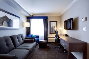 Sandman Airport Hotel 3*