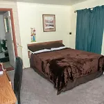 Guest Suite - Private Retreat - J-1