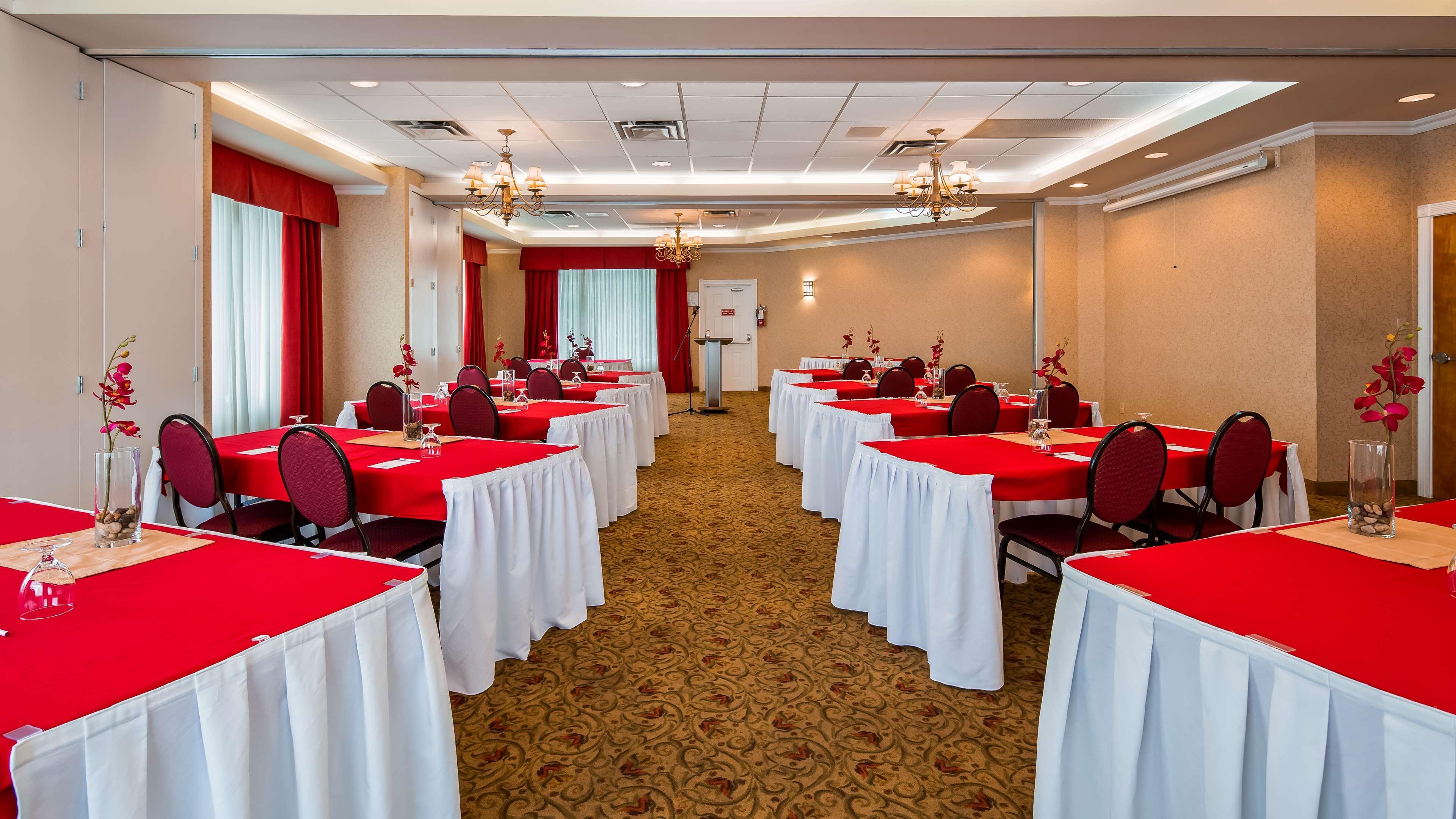 Western Regency And Conference Centre Hotel Abbotsford