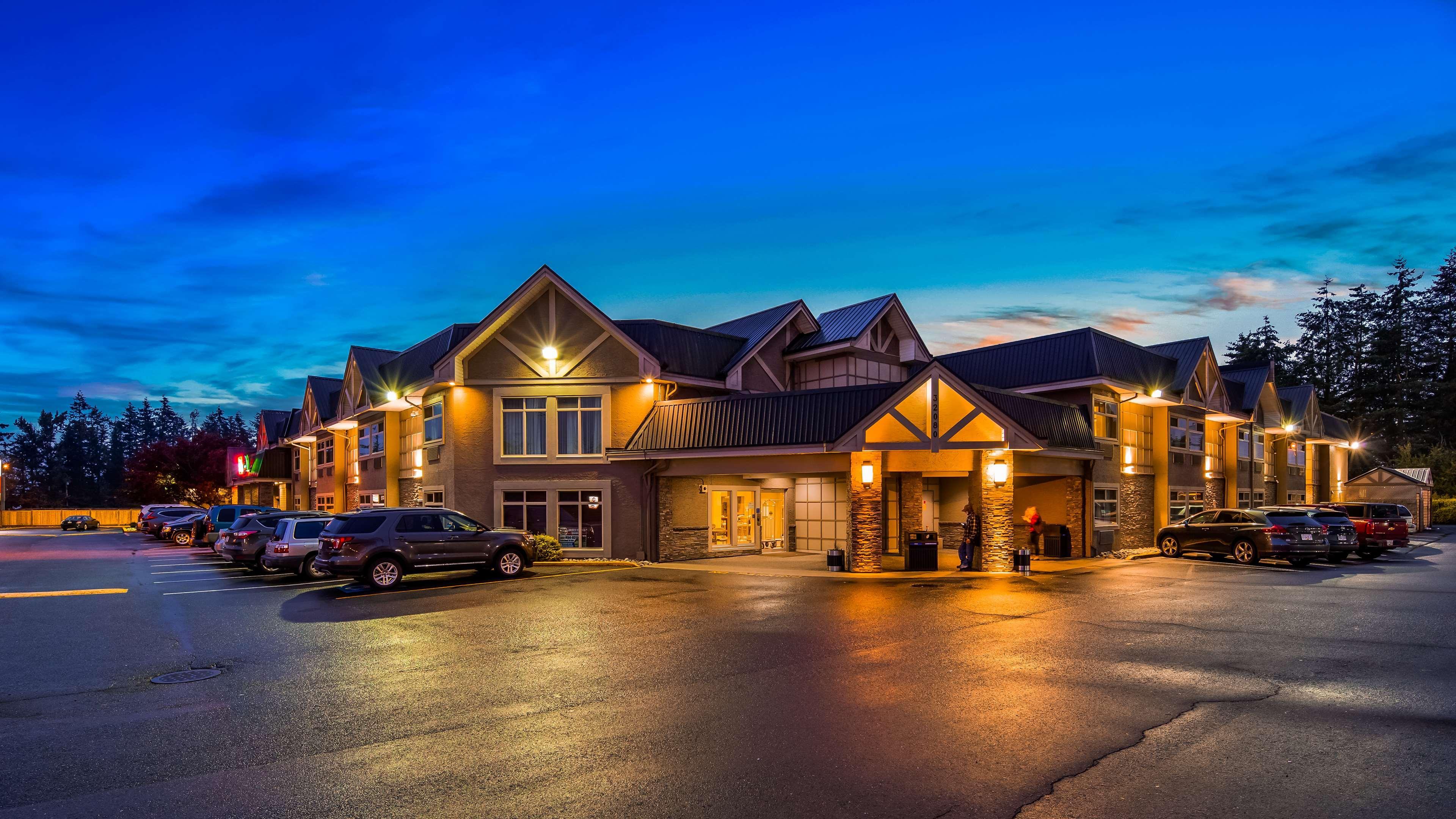 Western Regency And Conference Centre Hotel