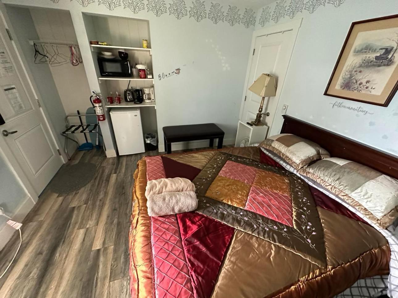 Guest - Private Retreat - J-1