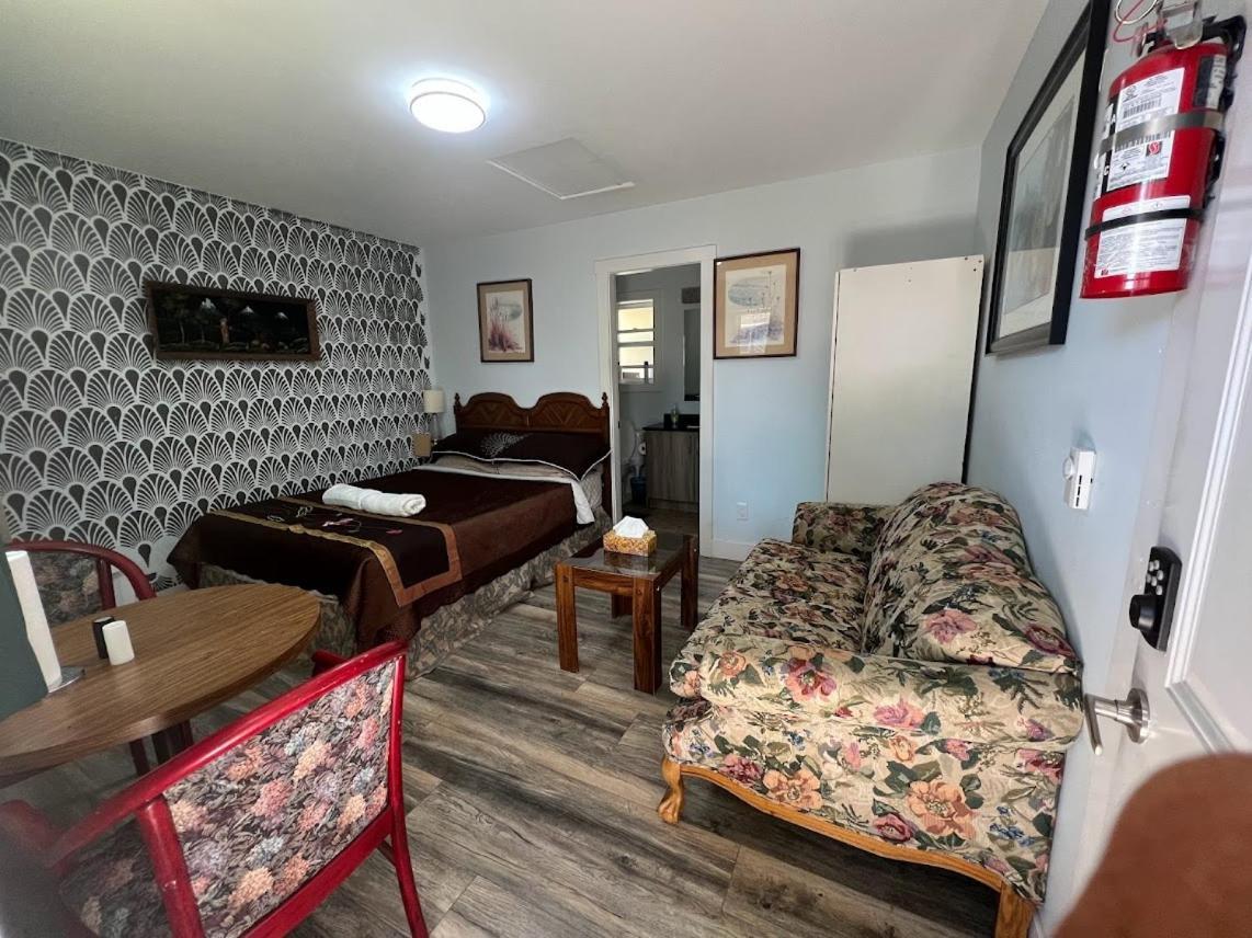 Guest - Private Retreat - J-1 Abbotsford