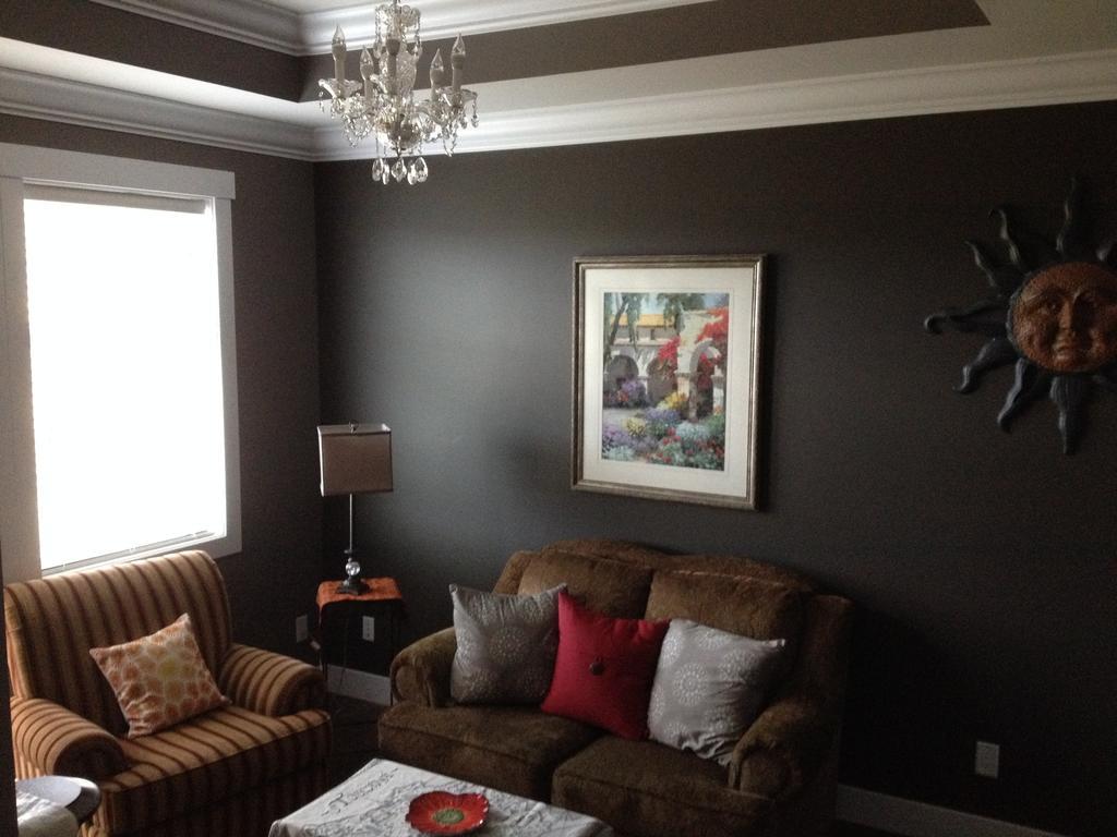 Inn Brookside