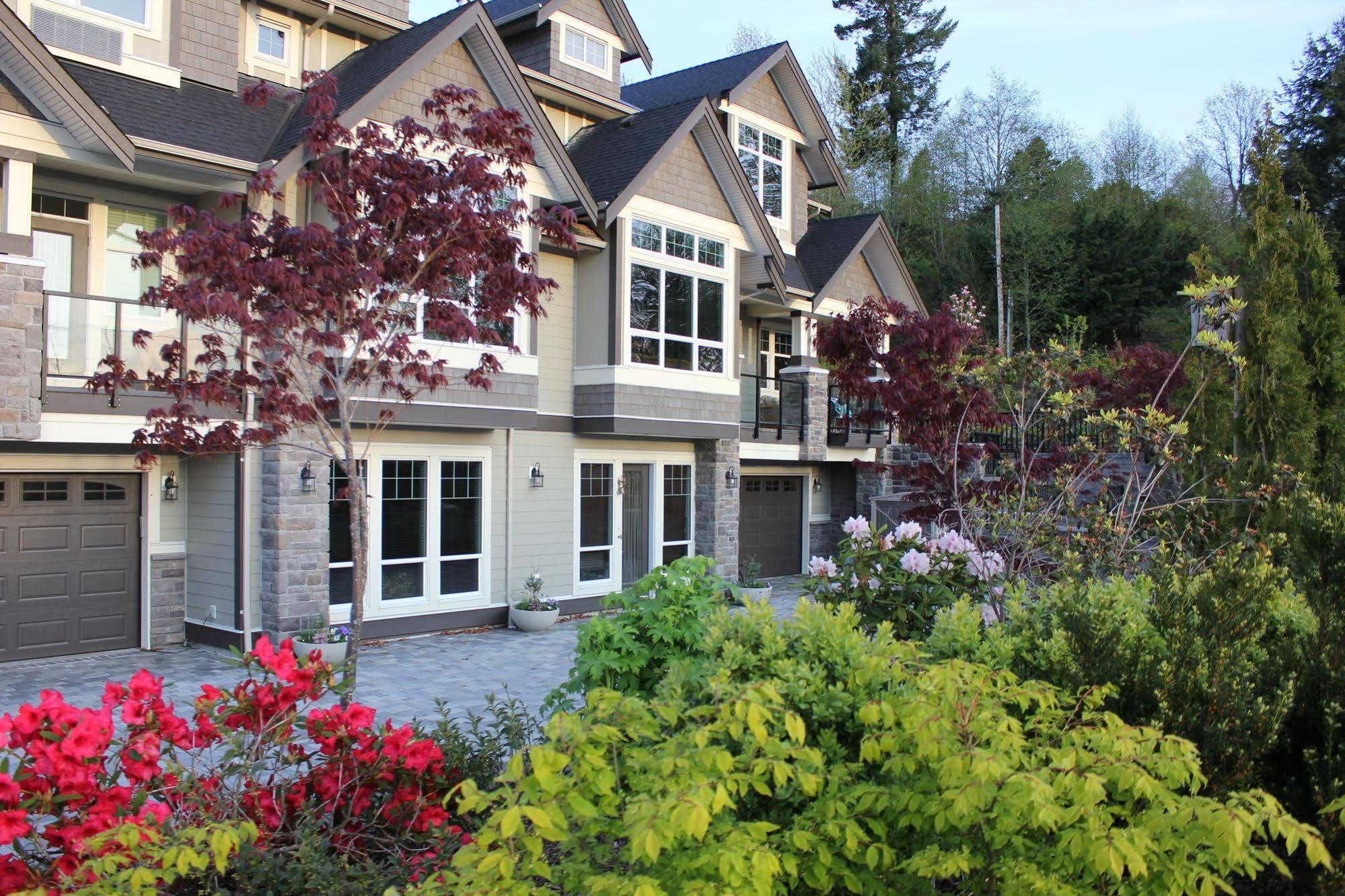 Inn Brookside