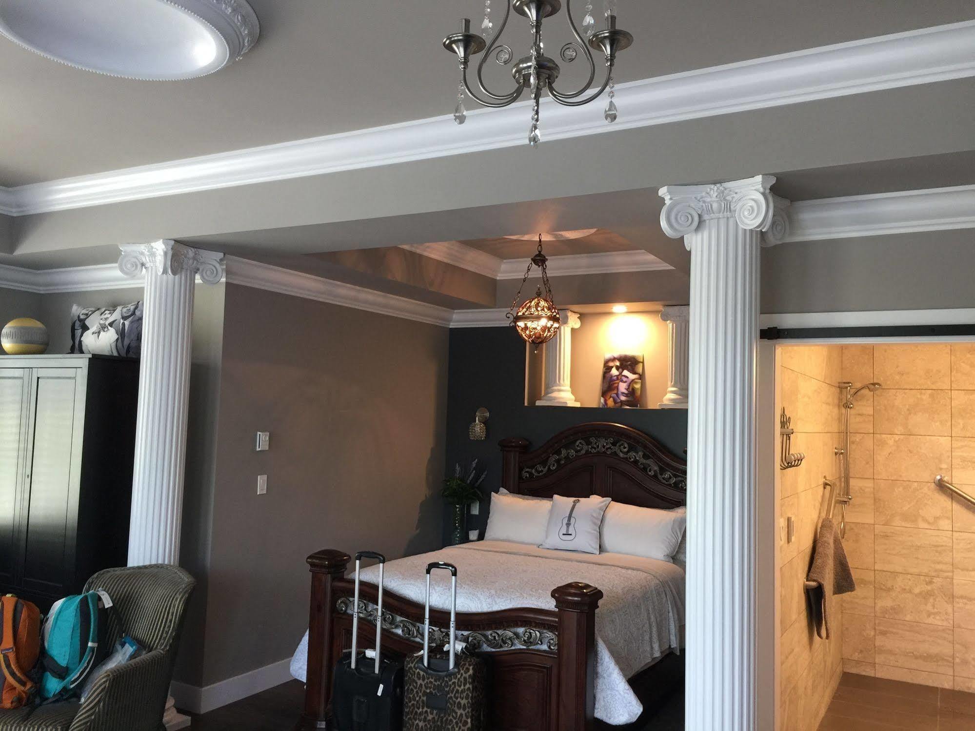 Brookside Inn Abbotsford