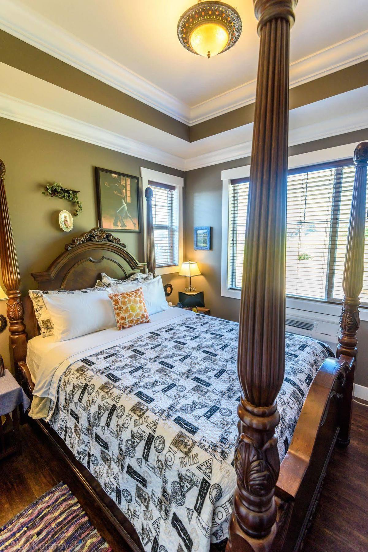 Inn Brookside