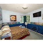 Anita\'S Bed & Breakfast Private Room With Ac