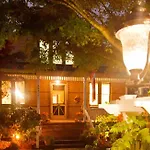 Clayburn Village Bed And Breakfast