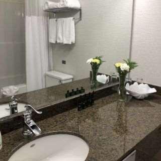 Hotel Coast & Abbotsford