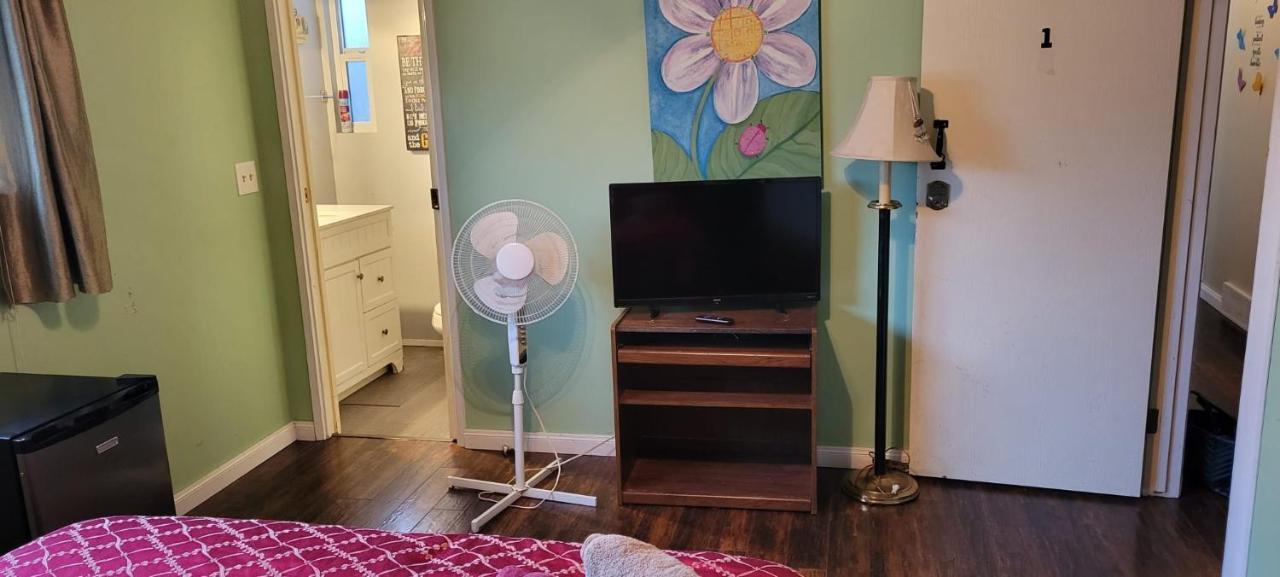 Bed & Breakfast Comfort In Fraser Valley 1