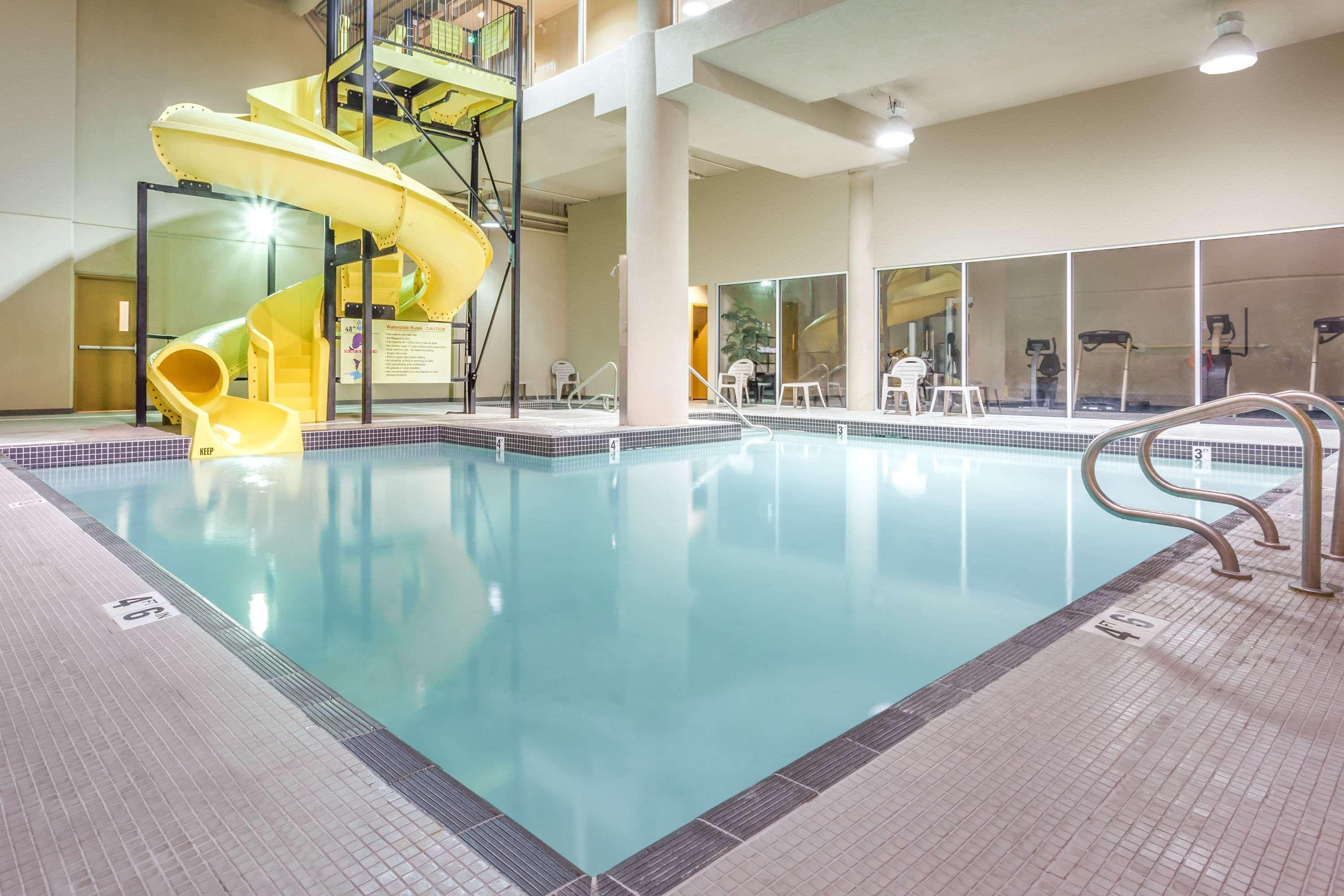 Super 8 By Wyndham Bc Hotel 2*