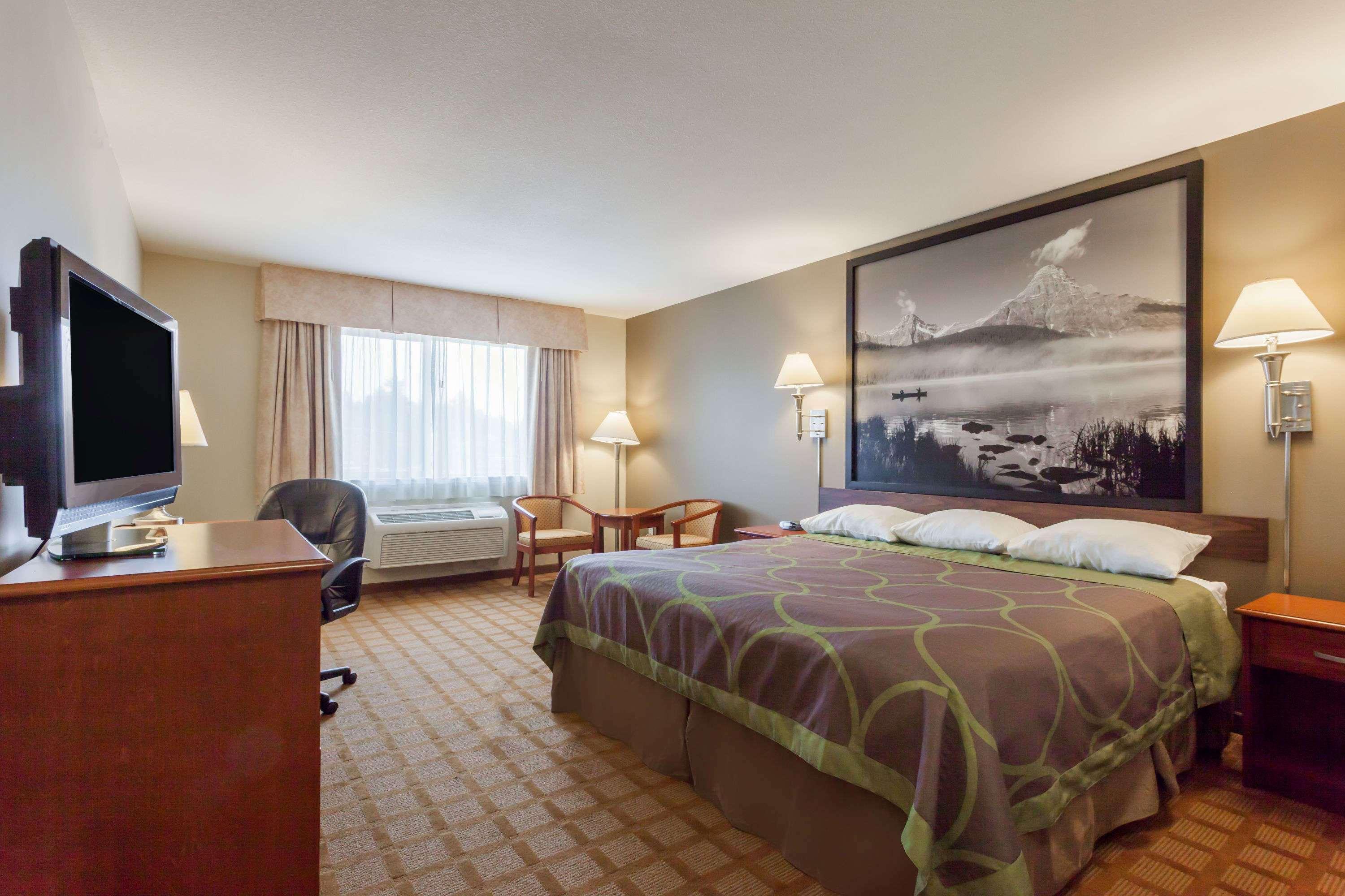 Super 8 By Wyndham Bc