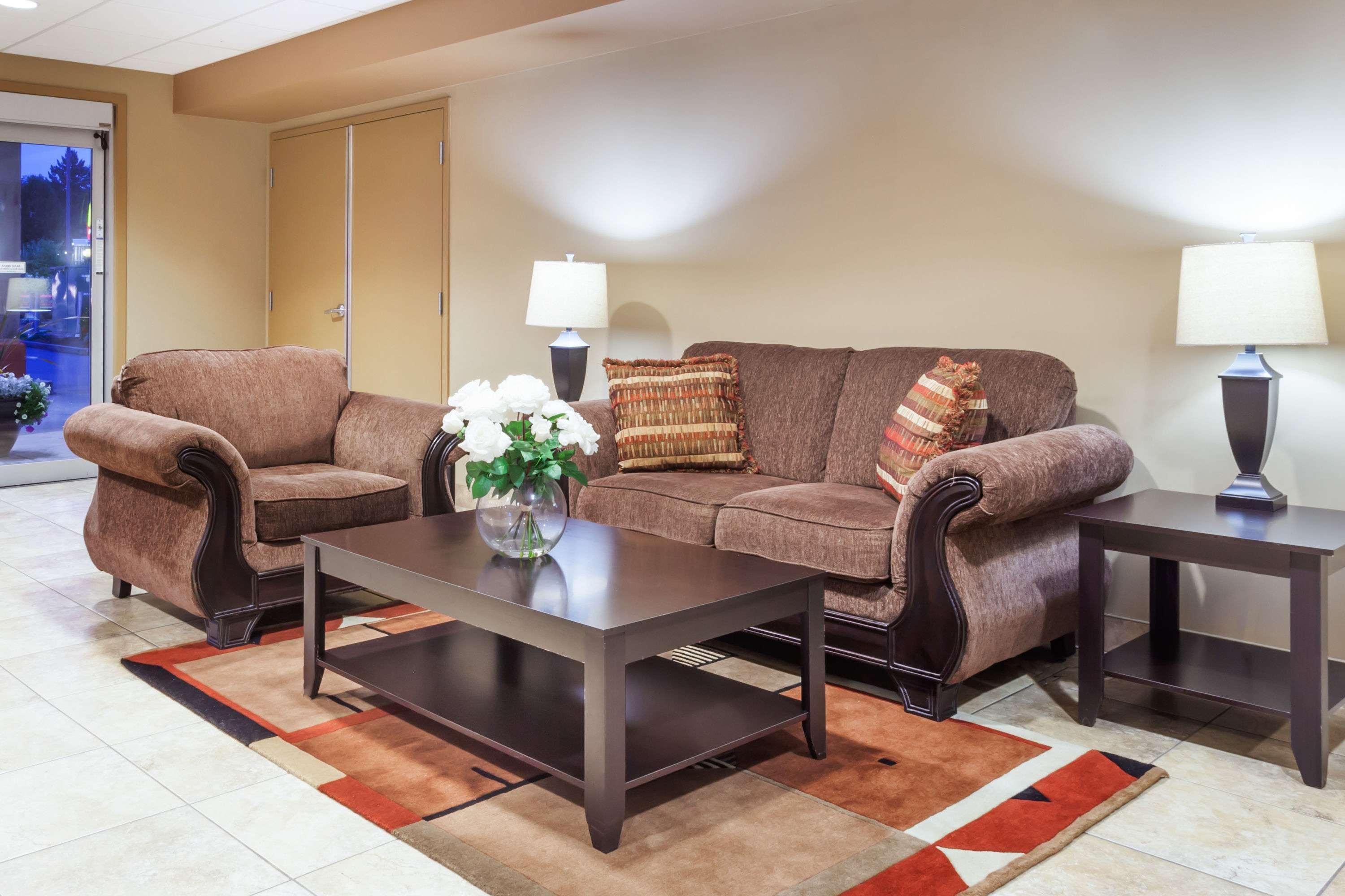 Hotel Super 8 By Wyndham Bc