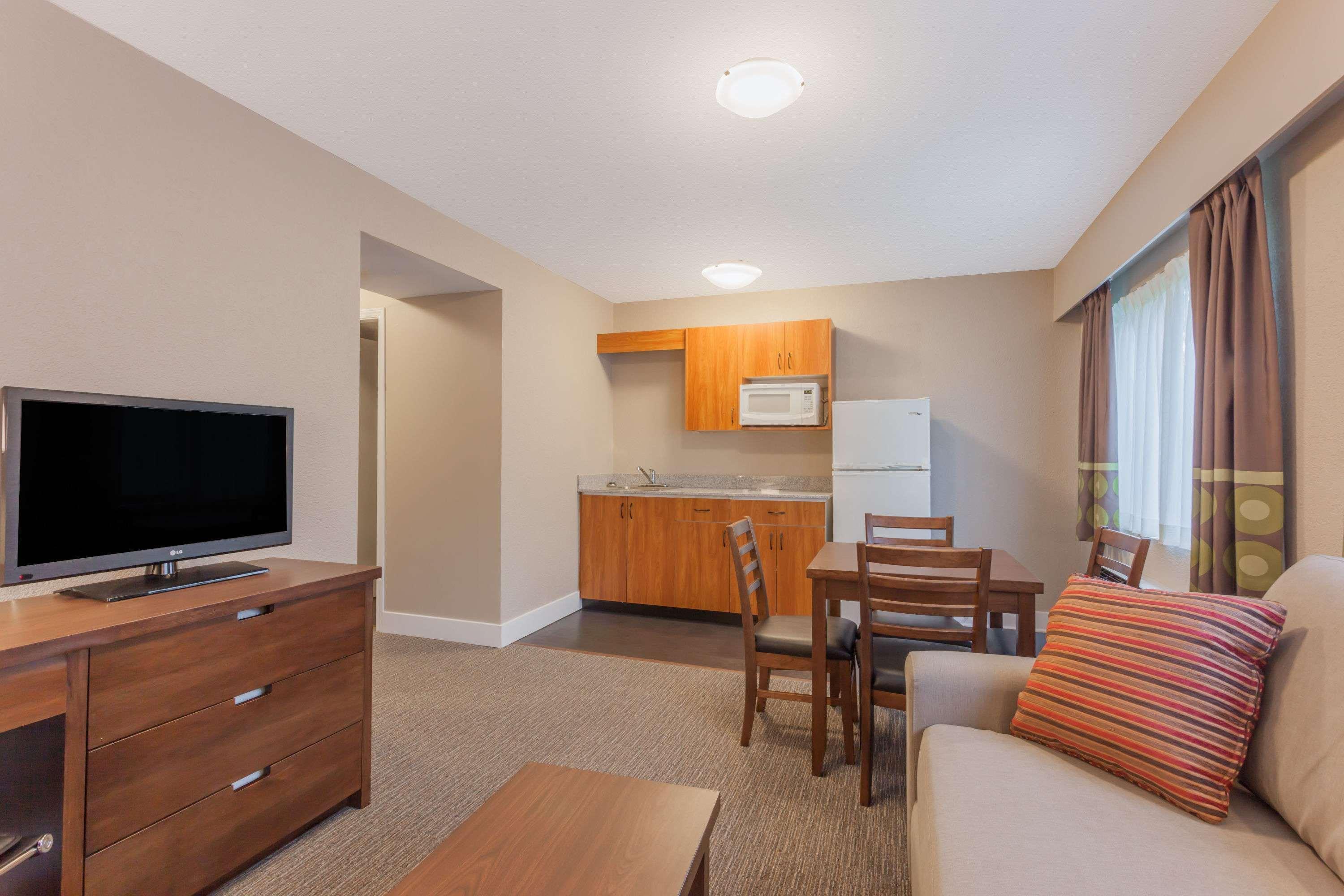 Super 8 By Wyndham Bc Hotel Abbotsford