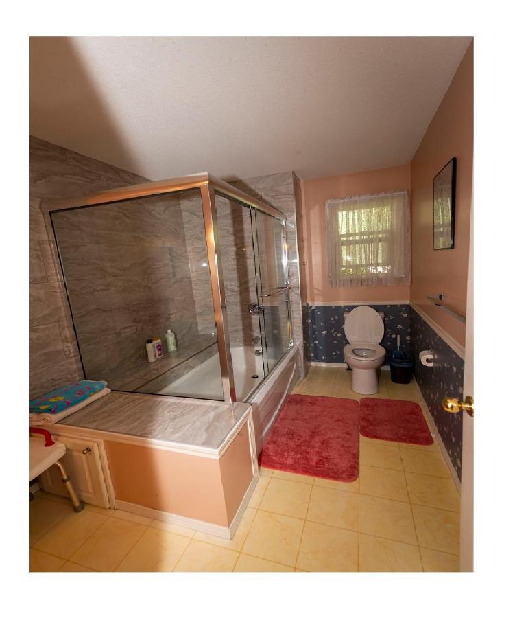 Anita's Private With Ac Homestay