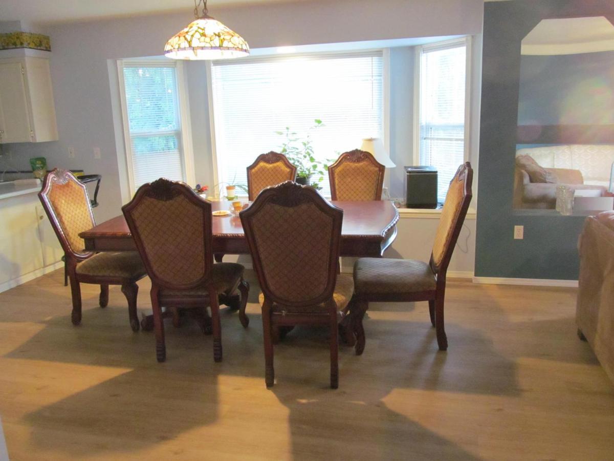 Bed & Breakfast Anita's Private Downstairs Abbotsford