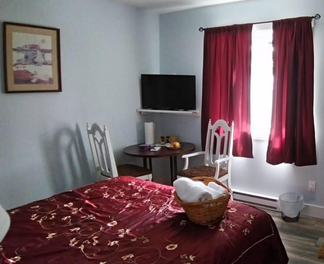 Guest house Guest Private Retreat For 2 Guests With Ac - 4 Units Available