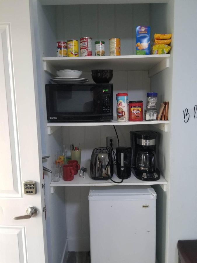 Guest Private Retreat For 2 Guests With Ac - 4 Units Available Guest house