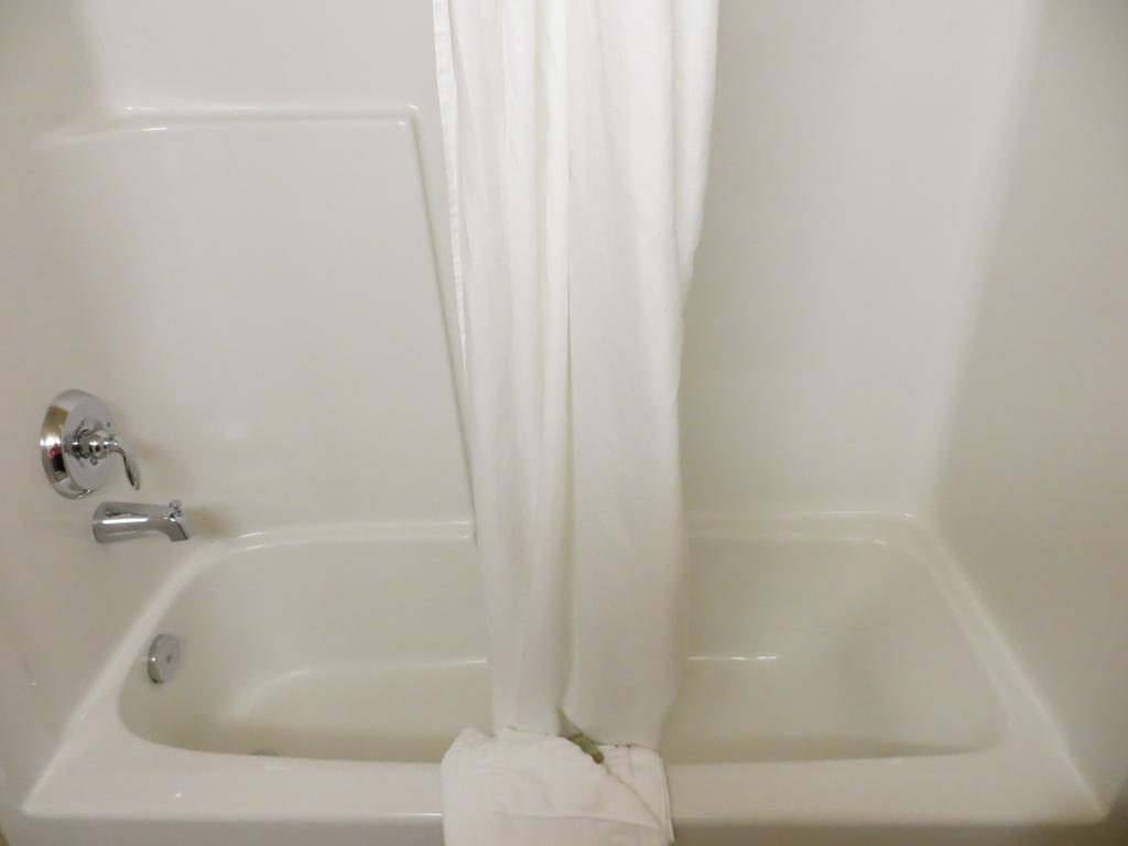 Super 8 By Wyndham Bc Hotel 2*
