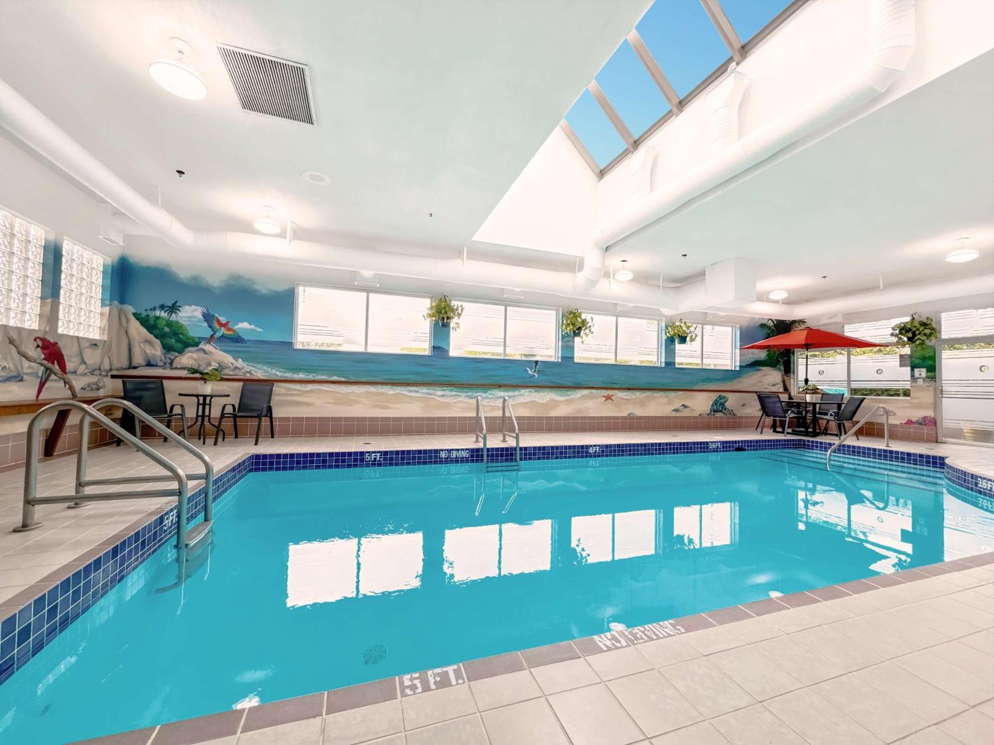 Hotel Coast & Abbotsford