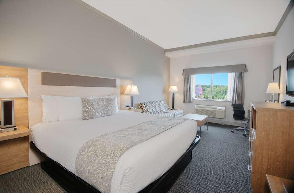 Coast & 3* Abbotsford