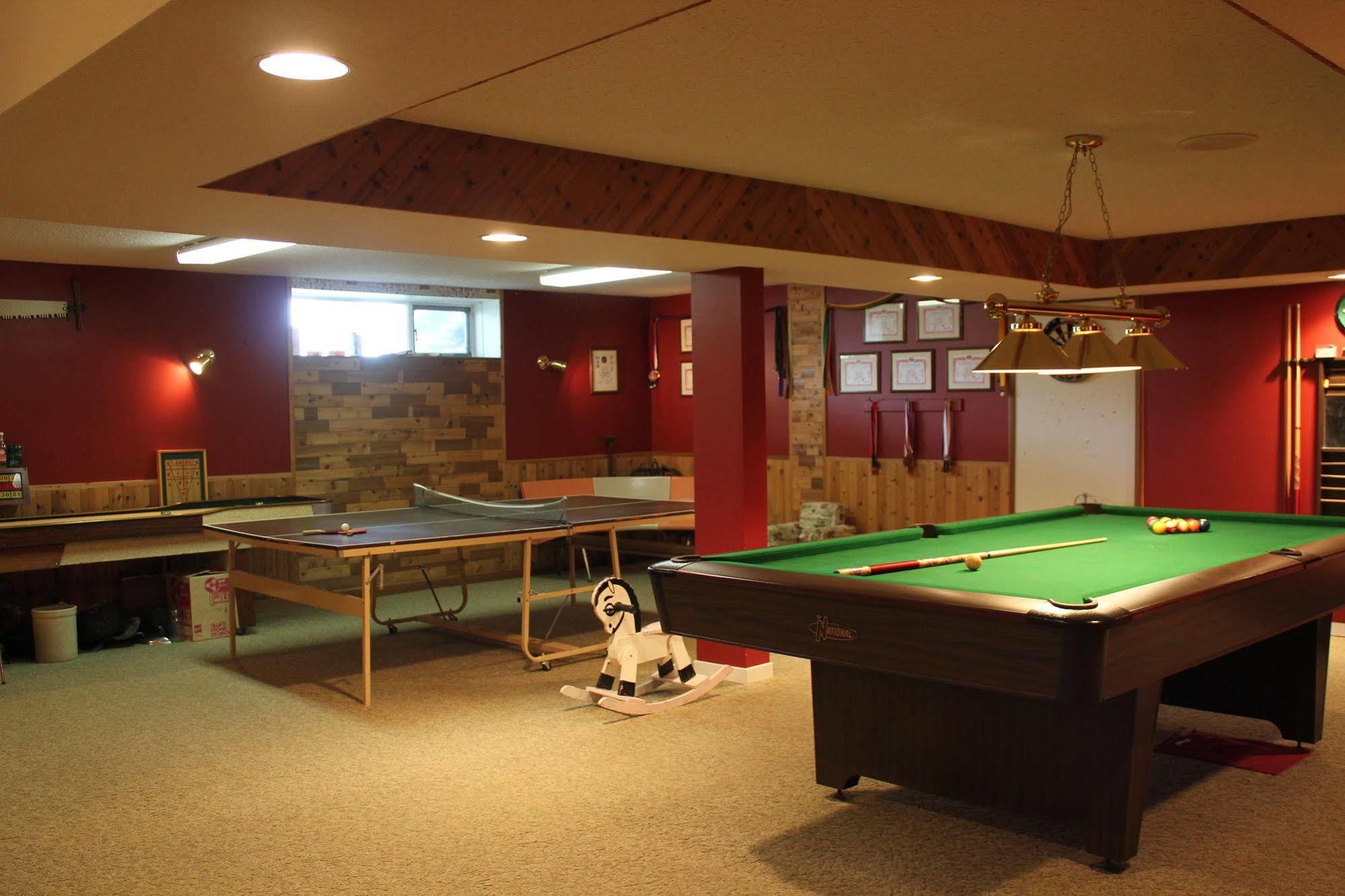 Country Charm Bed & Breakfast Hotel 3*