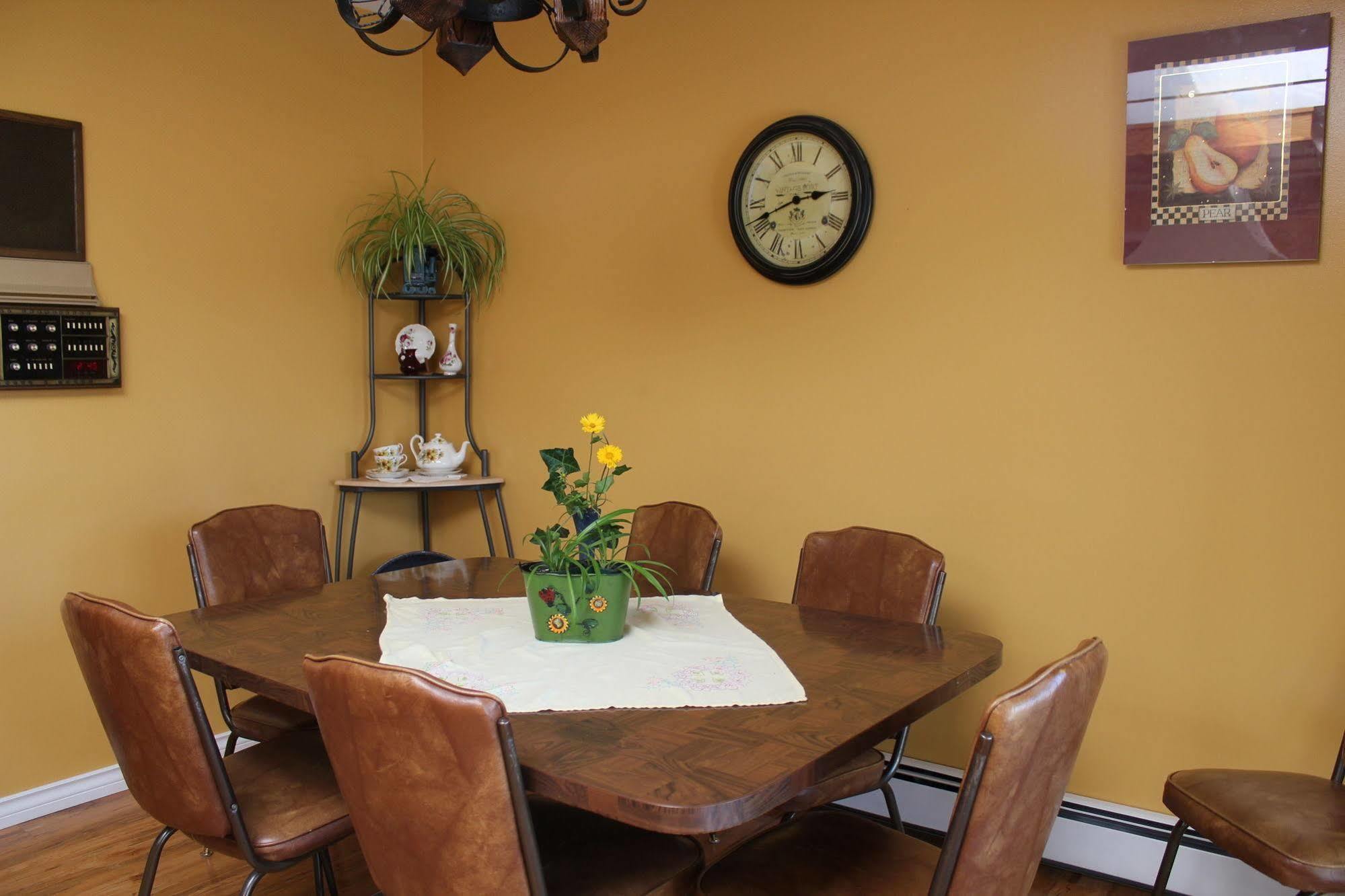 Country Charm Bed & Breakfast Hotel