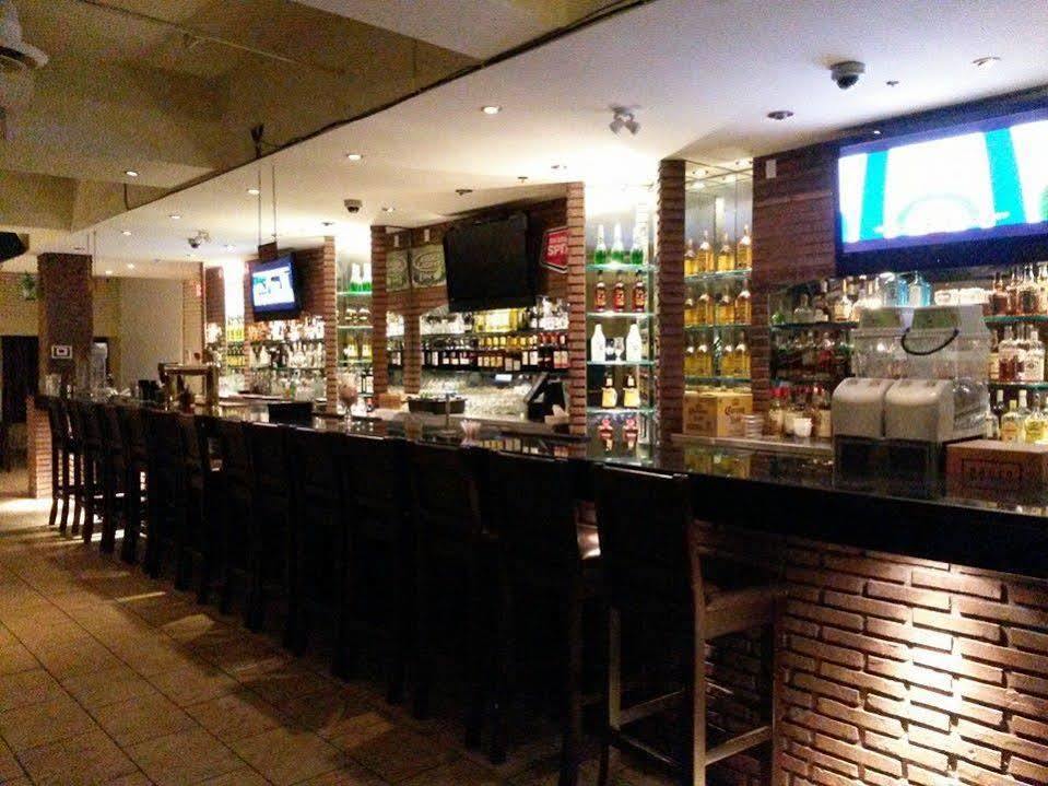 Red Lion & Hotel Abbotsford