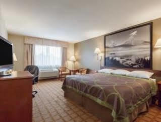 Super 8 By Wyndham Bc 2*