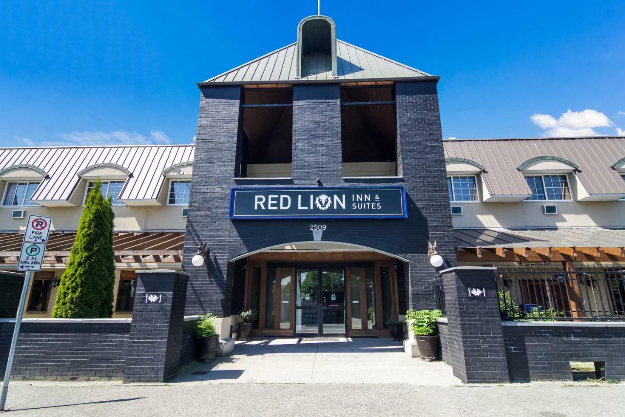 Hotel Red Lion & 2*