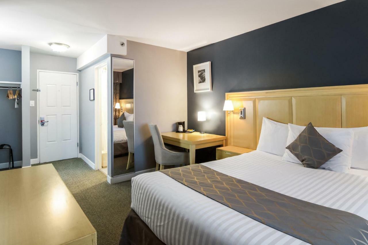 Hotel Red Lion & Abbotsford