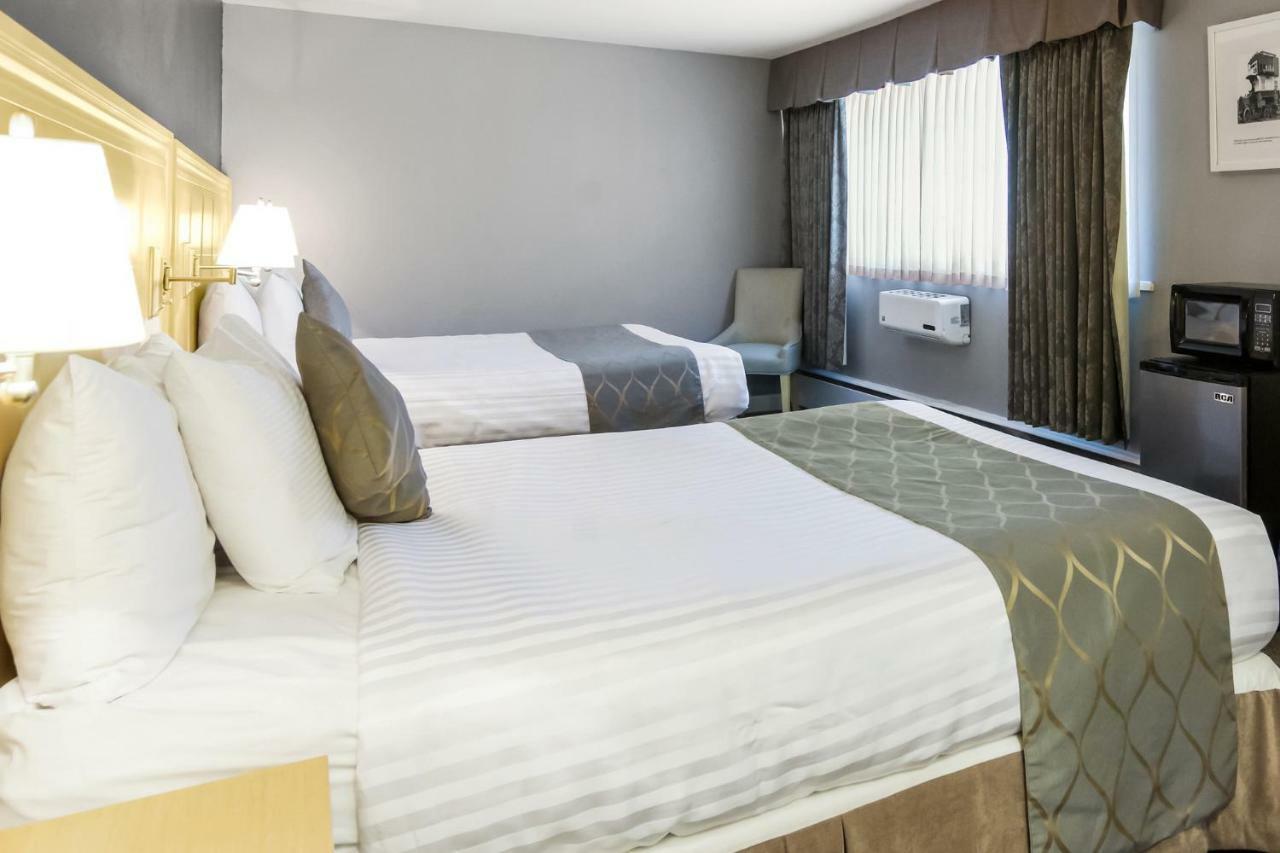 Red Lion & Hotel 2*