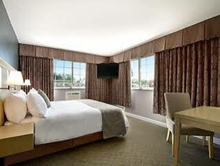 Hotel Red Lion & 2*