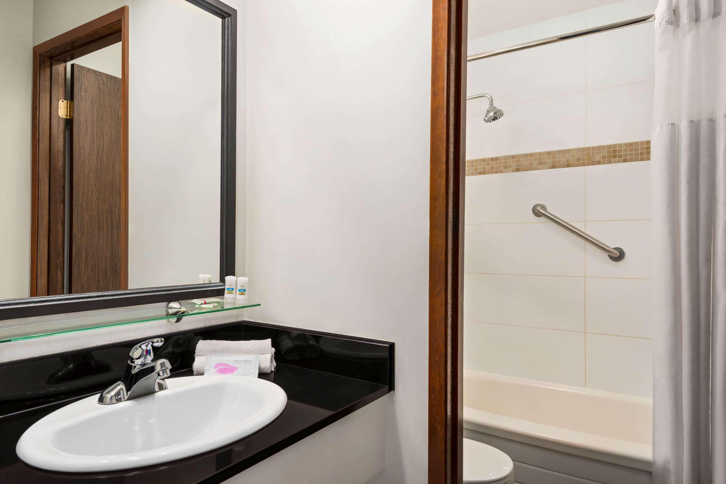 Travelodge By Wyndham Bakerview 3* Abbotsford