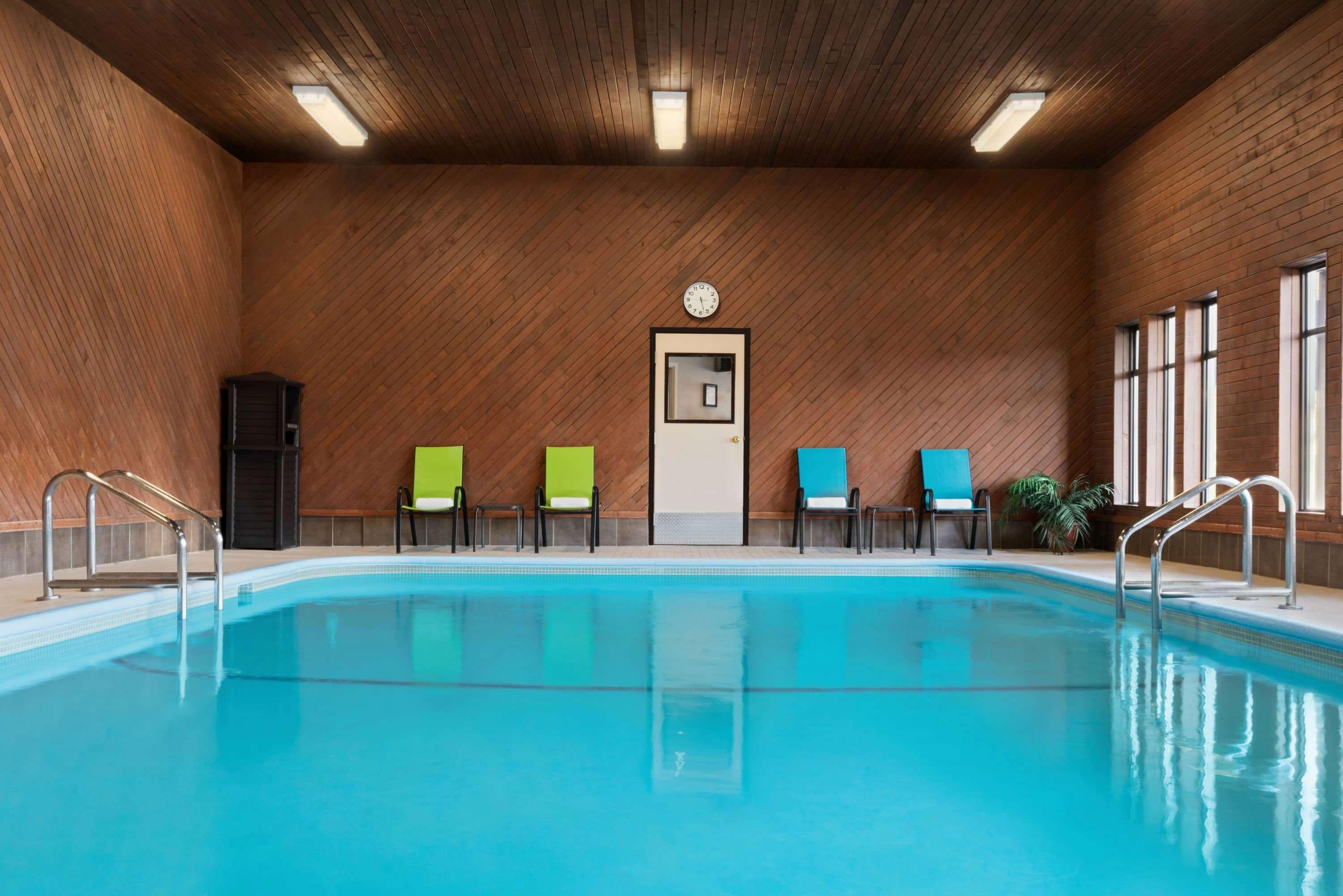 Travelodge By Wyndham Bakerview Hotel