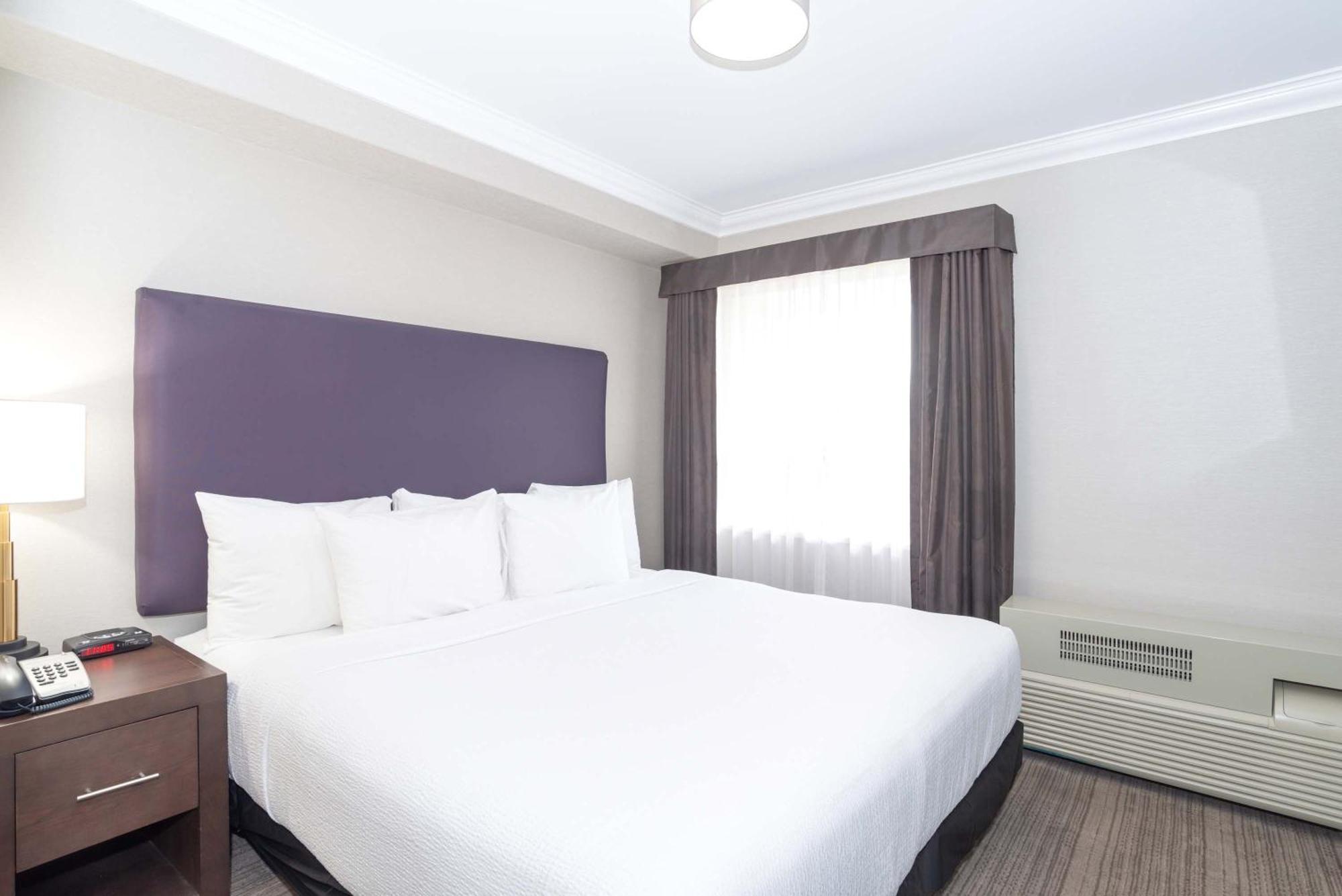 Hotel Sandman And 3*