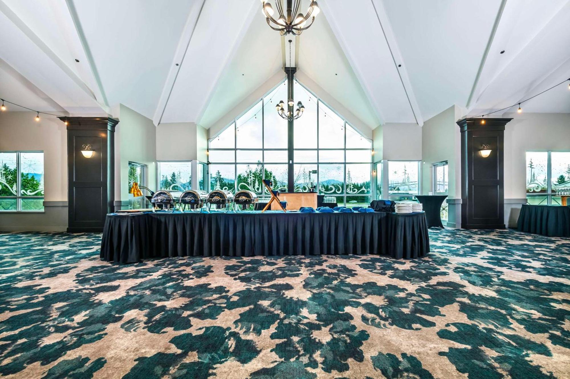 Clarion & Conference Centre 3*