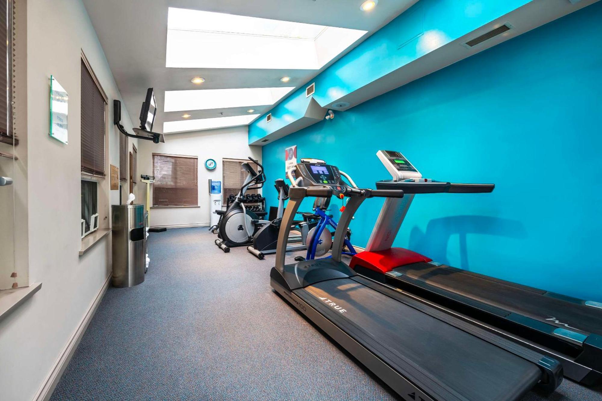 Clarion & Conference Centre Hotel 3*