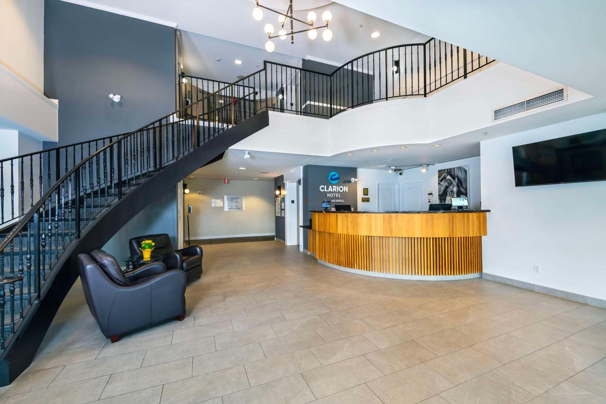 Clarion & Conference Centre 3*