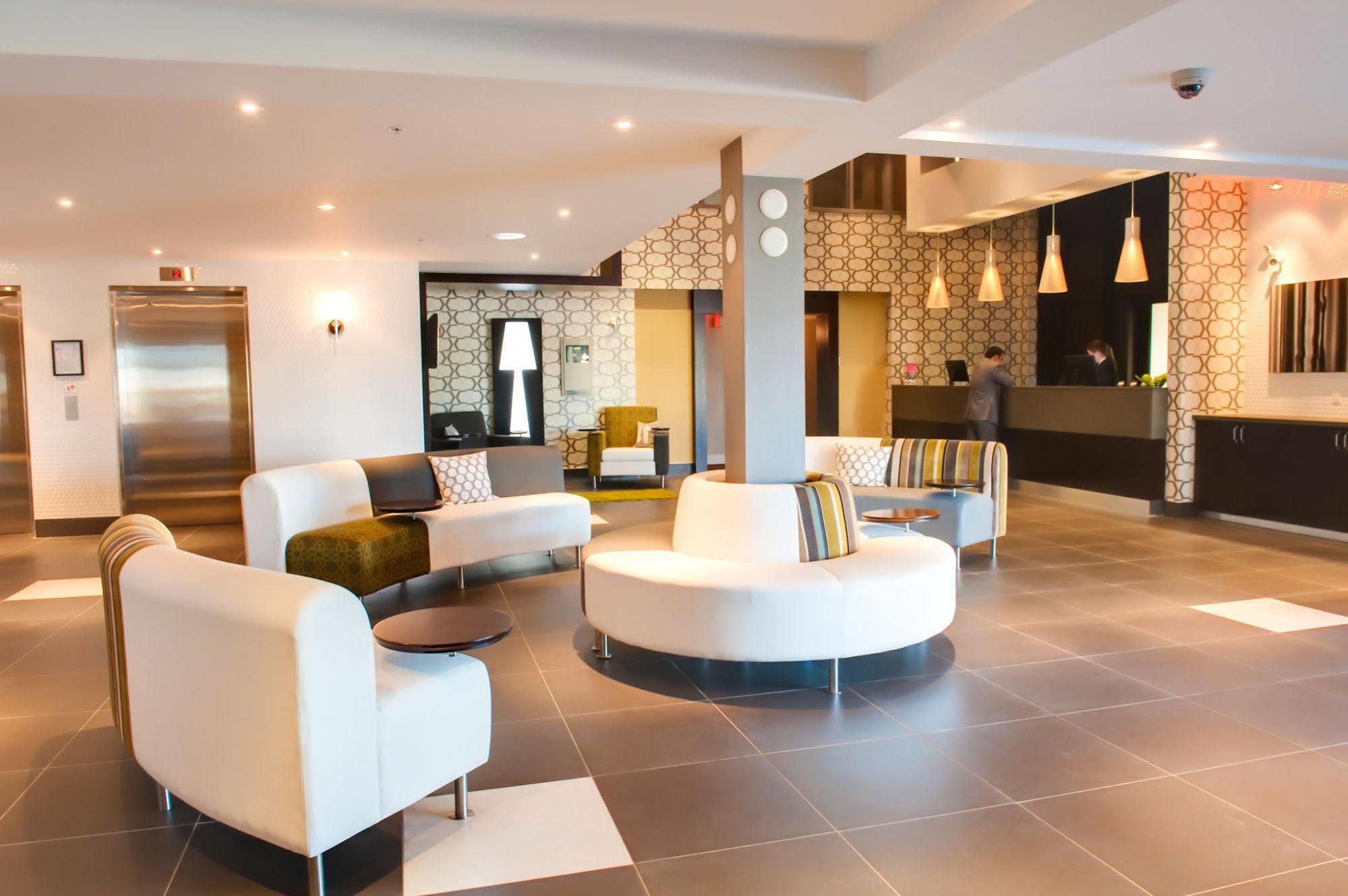 Hotel Sandman And Abbotsford