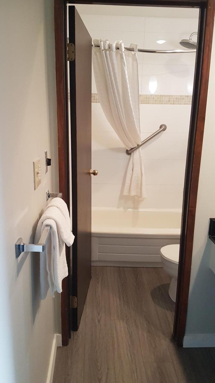 Travelodge By Wyndham Bakerview Hotel Abbotsford