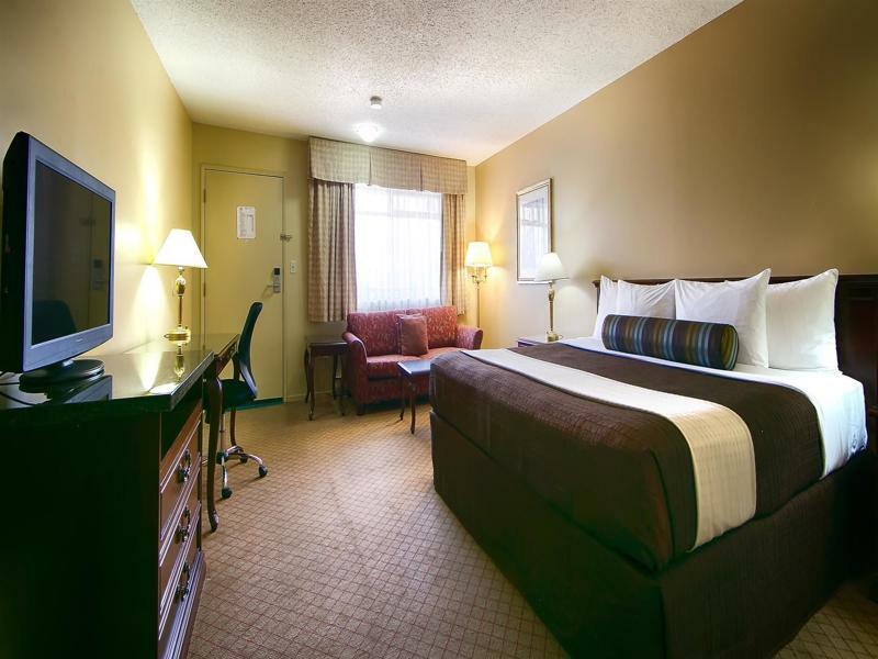 Travelodge By Wyndham Bakerview Hotel