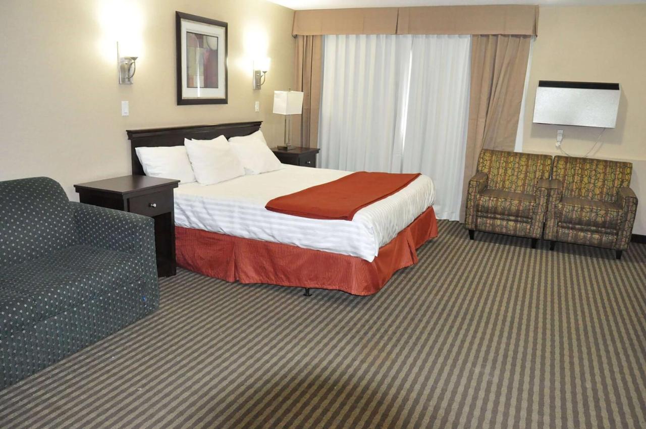 Ramada By Wyndham Hotel 3*